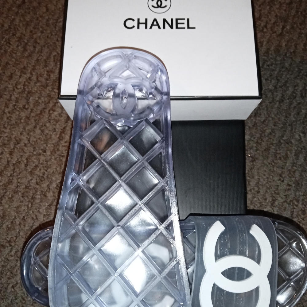 Chanel sandals nwt - Picture 3 of 3